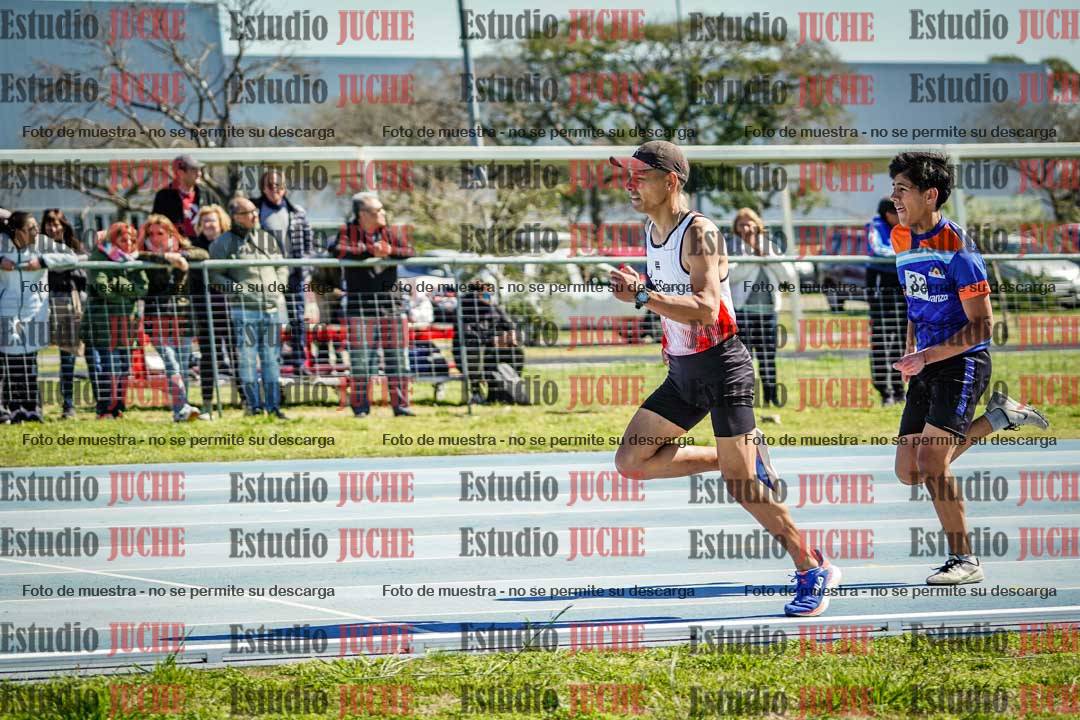 Fotos de los 800 m llanos de varones