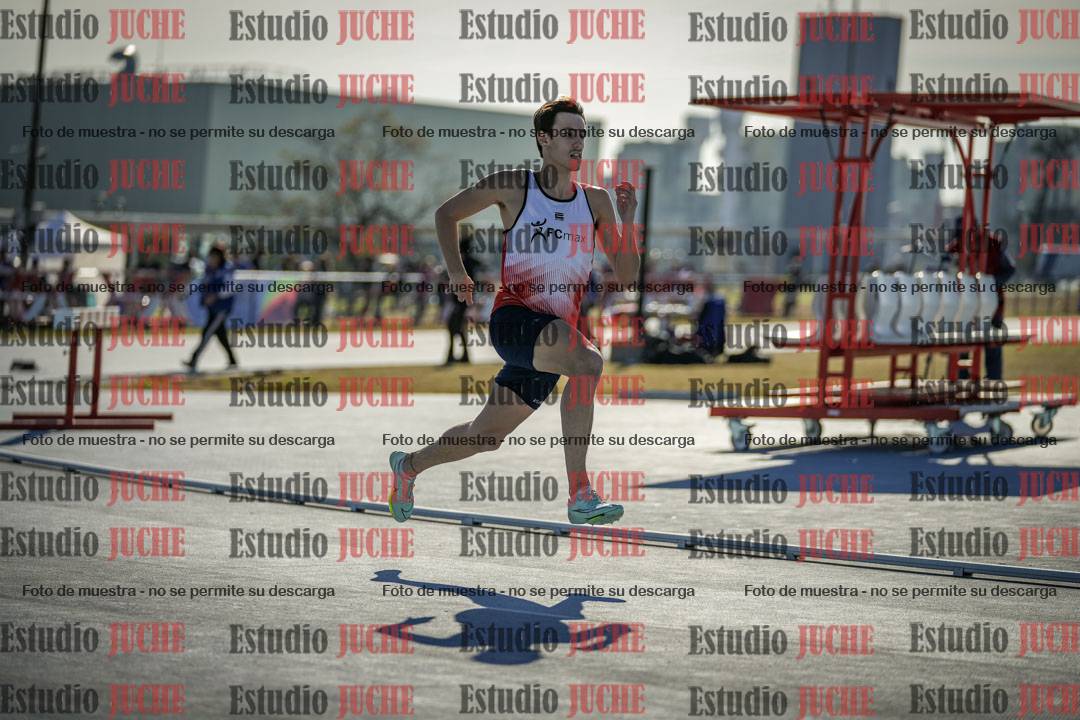 Fotos de los 400 m llanos de varones