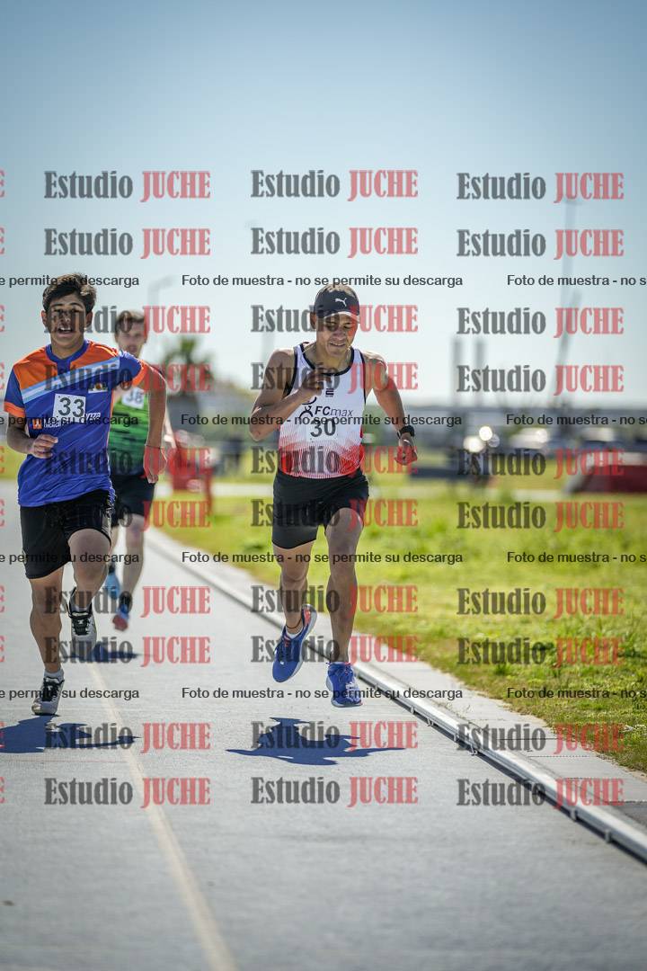 Fotos de los 800 m llanos de varones