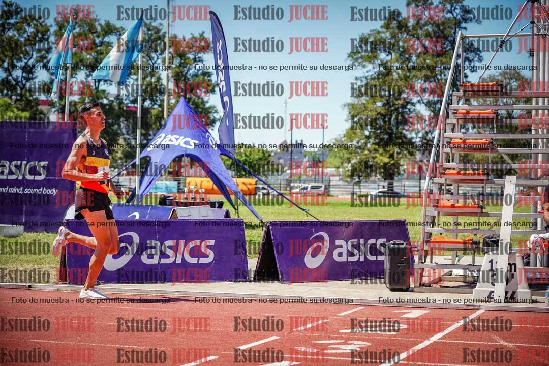 Fotos de los 800 m llanos de varones