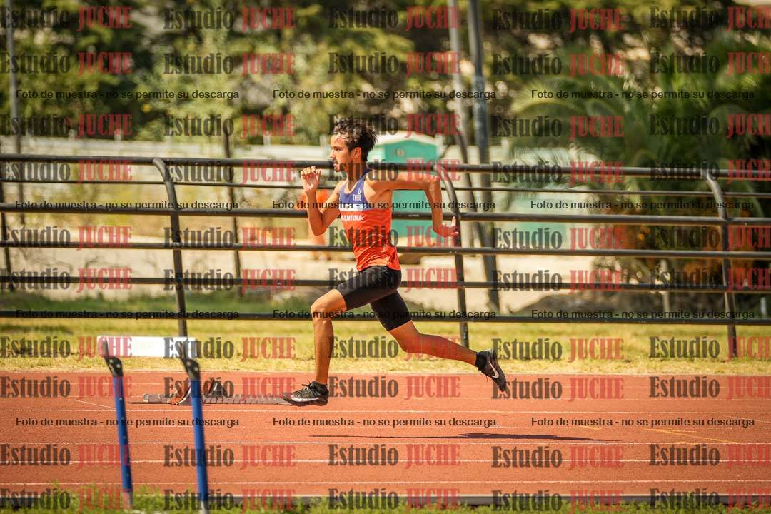 Fotos de los 295 m con vallas de varones