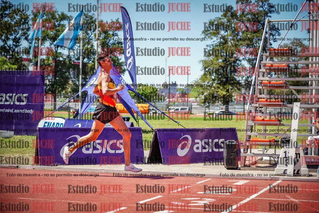 Fotos de los 800 m llanos de varones