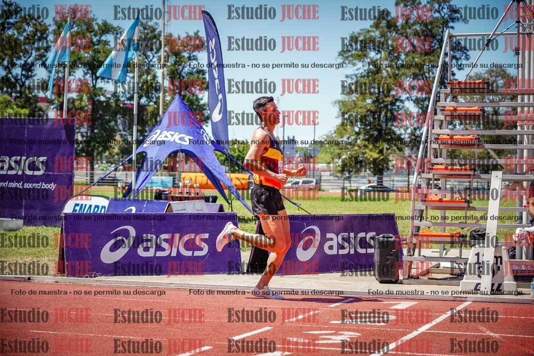 Fotos de los 800 m llanos de varones