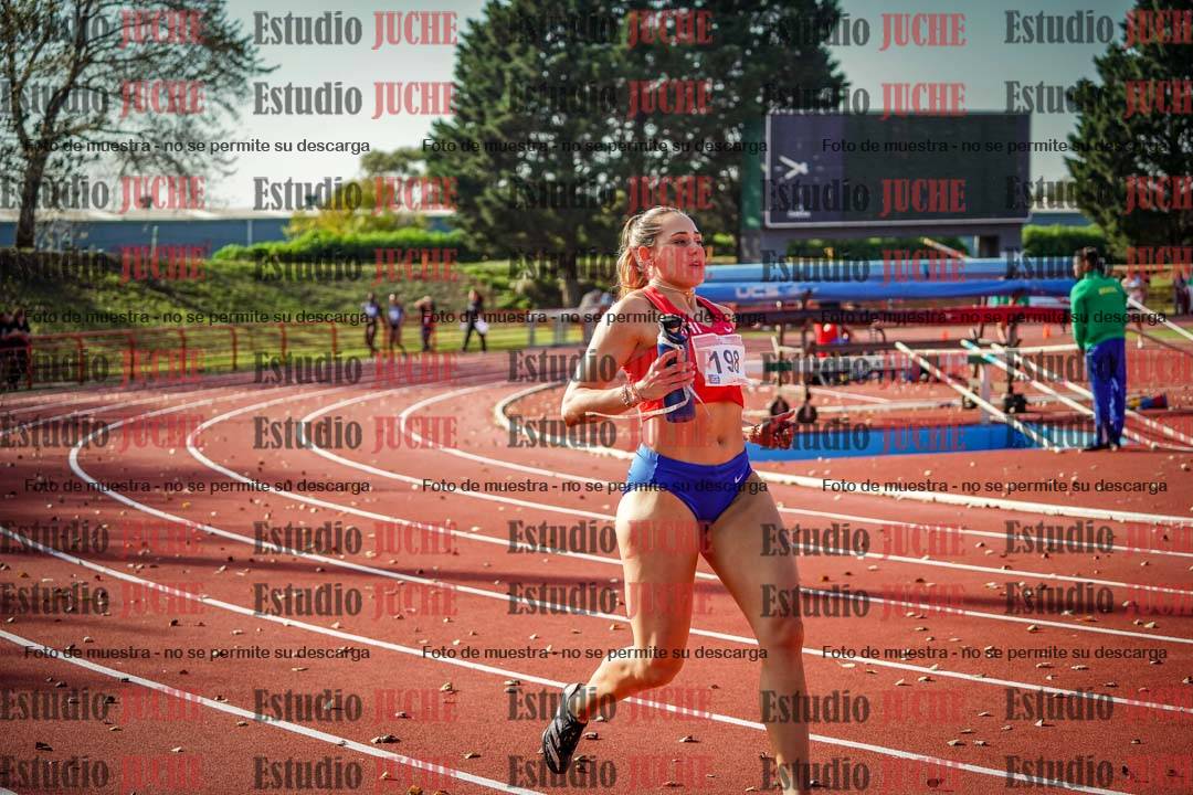 Fotos de algunos extras y podios del día 1