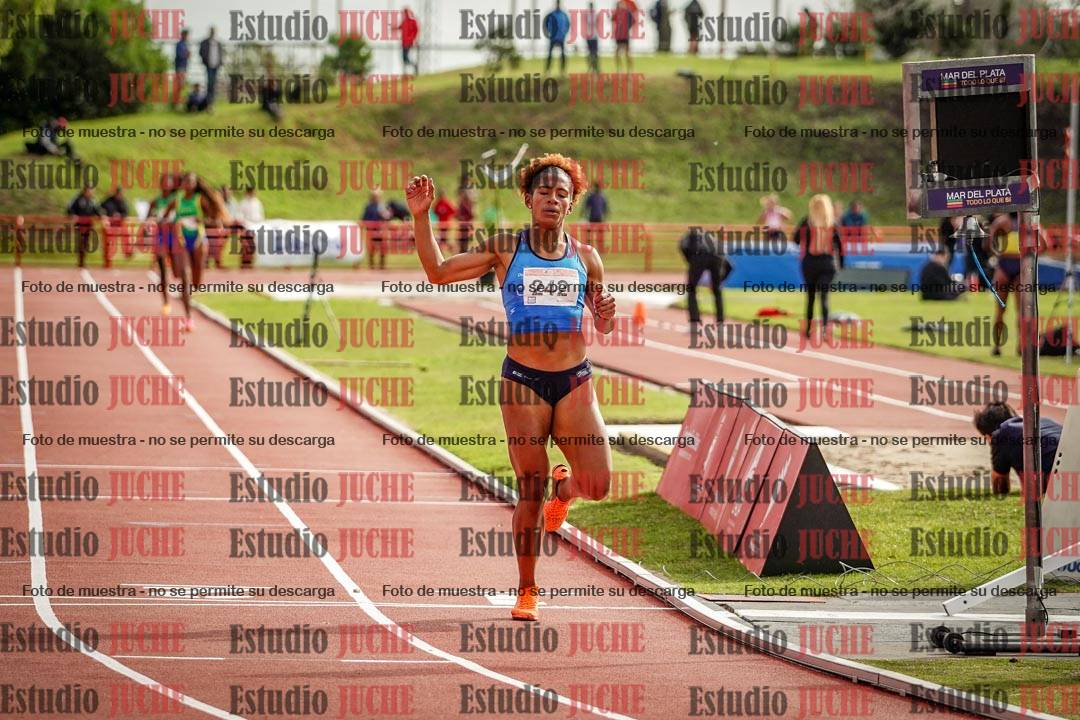 Fotos de los 800 m llanos de mujeres - hepta 7