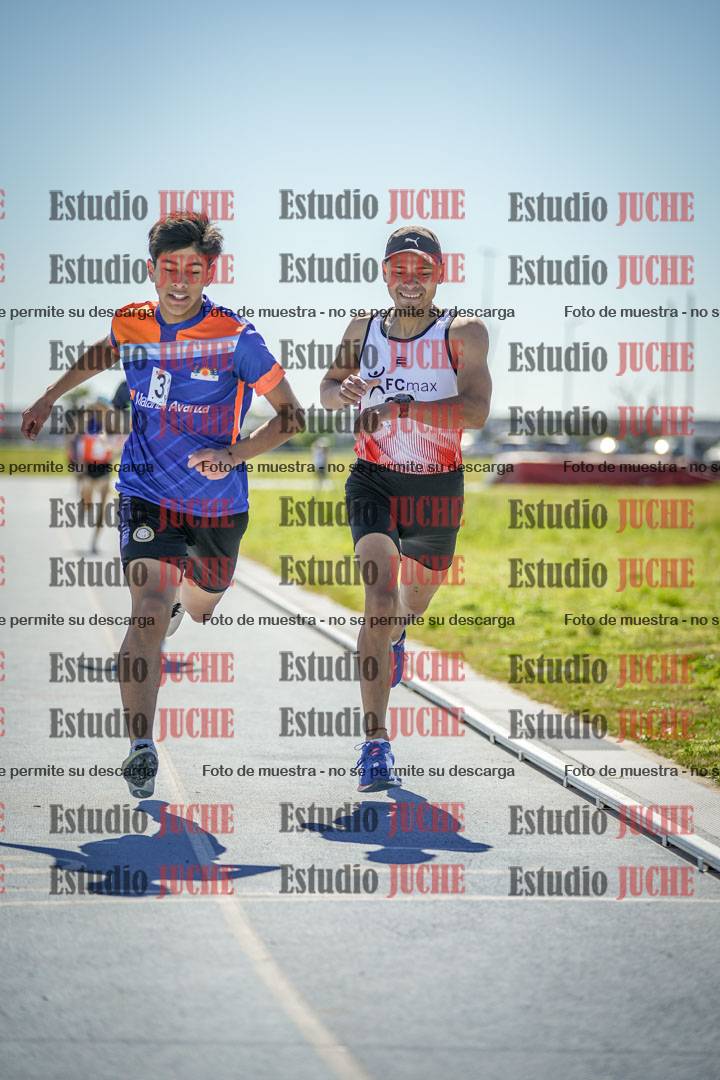 Fotos de los 800 m llanos de varones