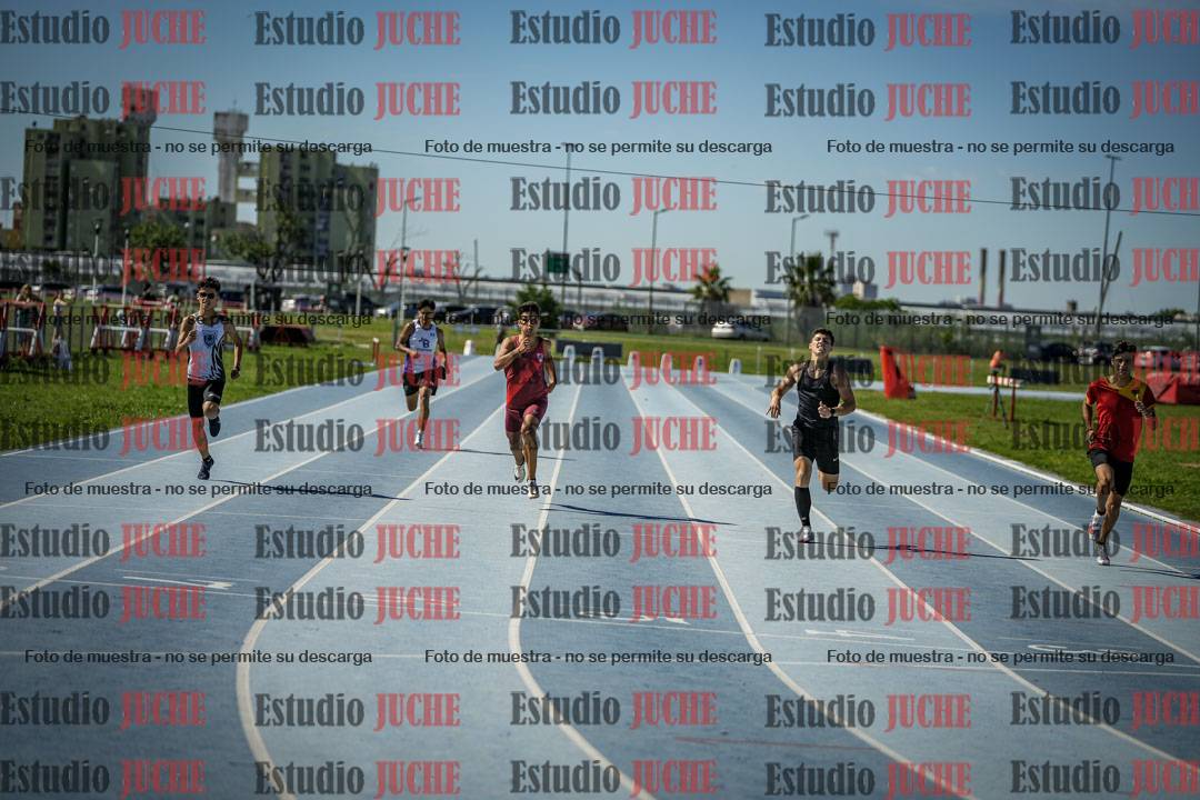 Fotos de los 400 m llanos de varones