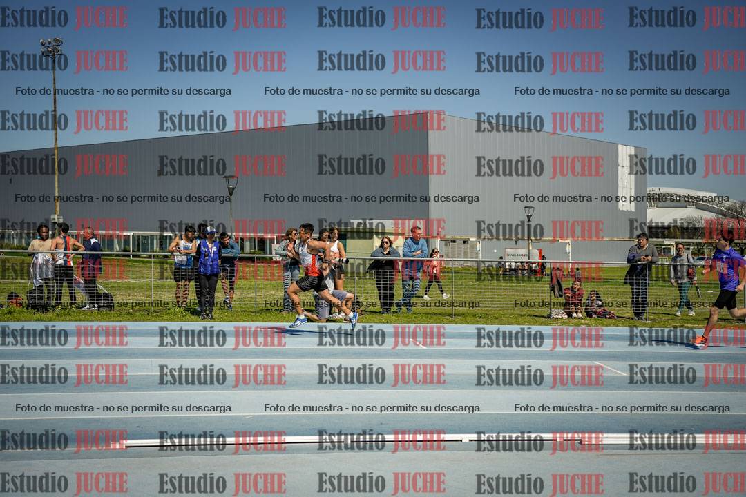 Fotos de los 800 m llanos de varones