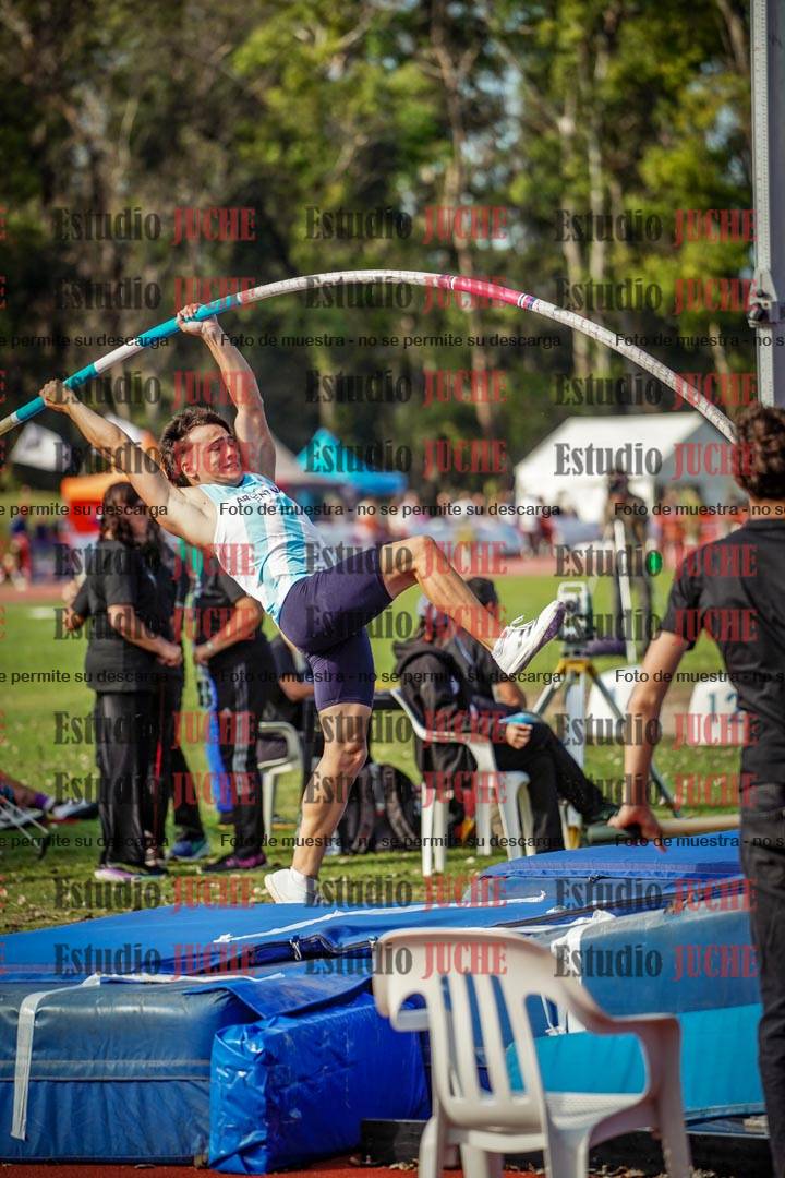Fotos del salto con garrocha de varones - FINAL