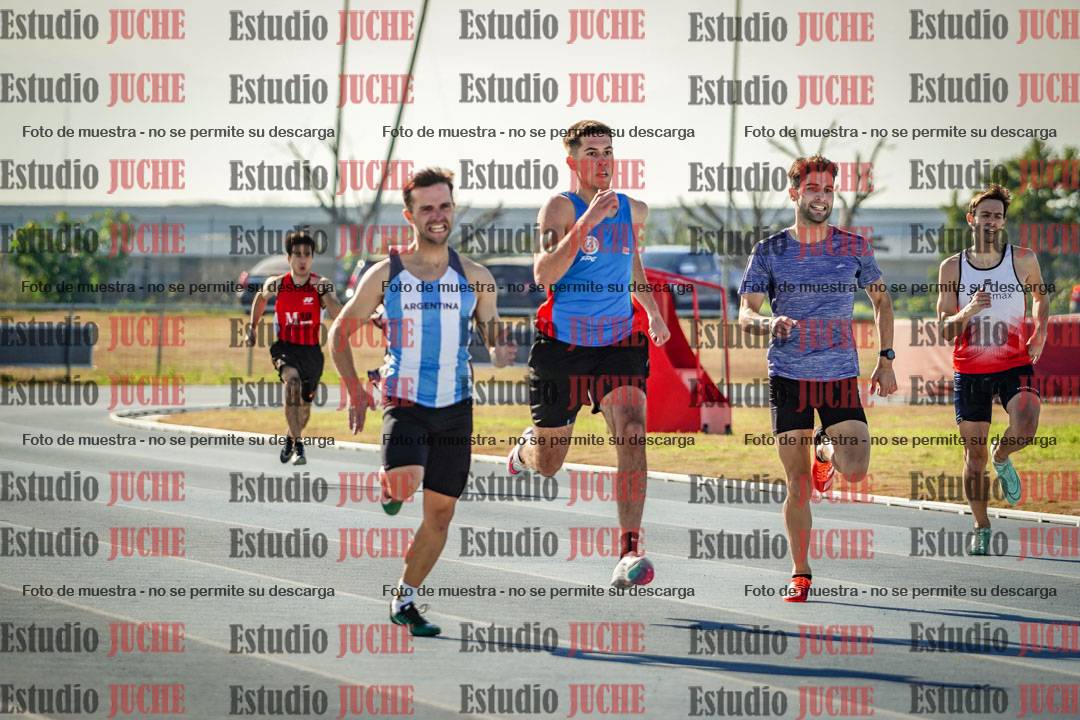 Fotos de los 400 m llanos de varones