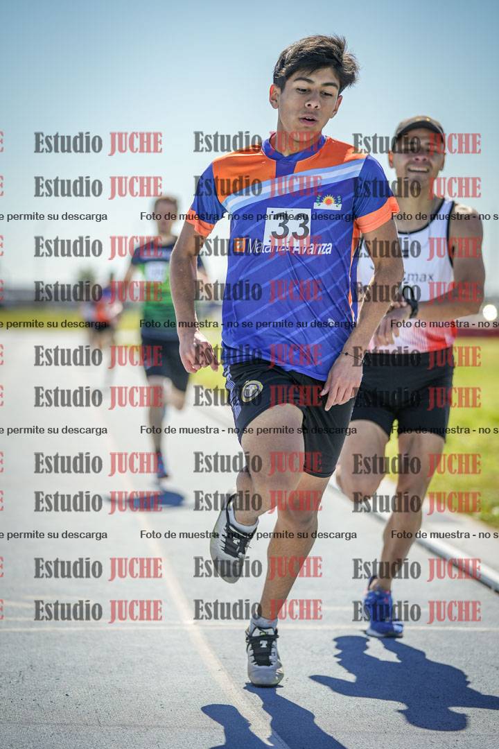Fotos de los 800 m llanos de varones