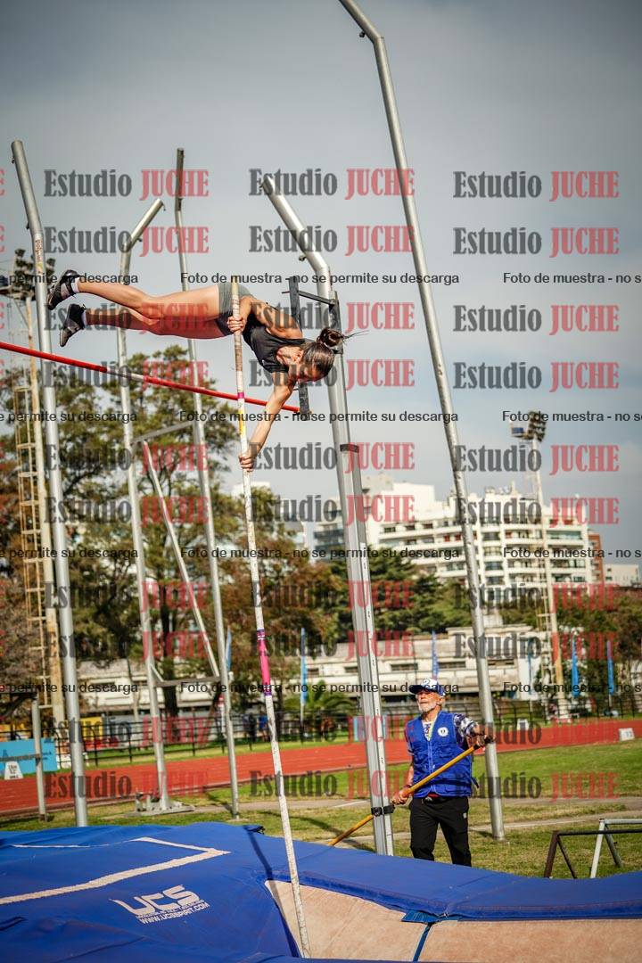 Fotos del salto con garrocha de mujeres