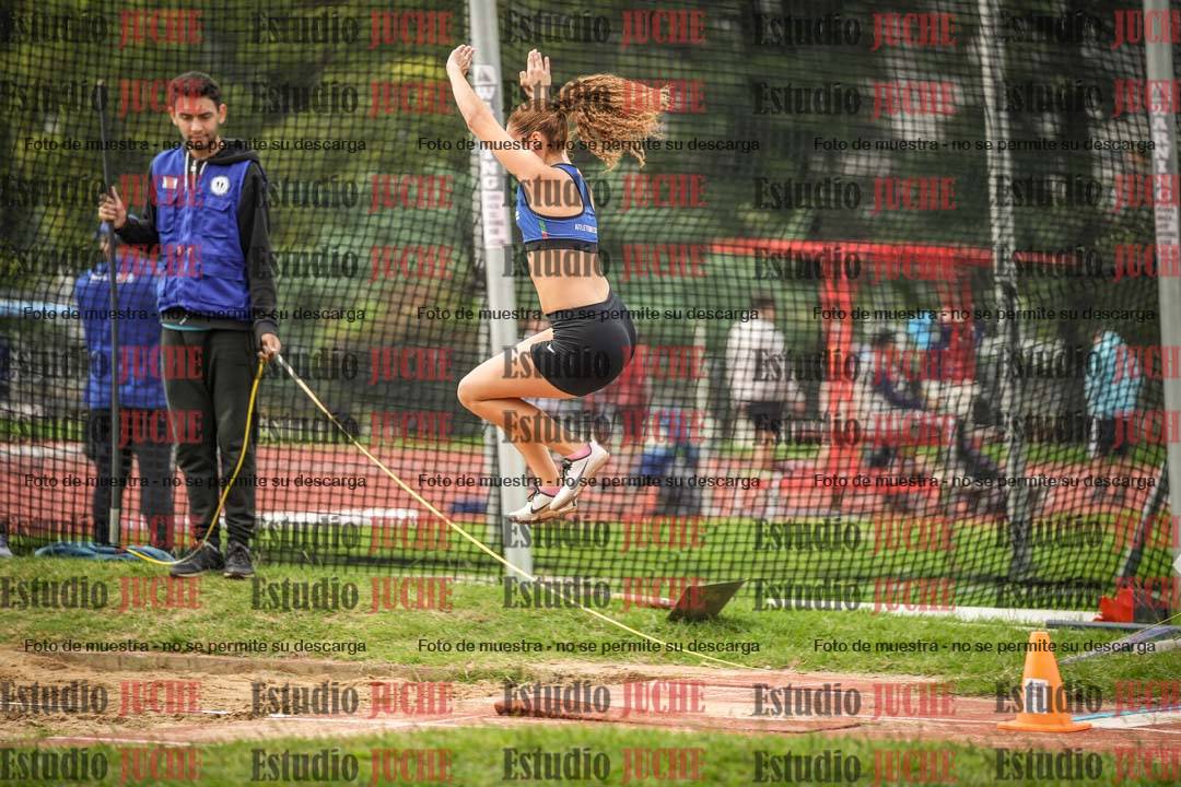 Fotos del salto en largo - mujeres mayores