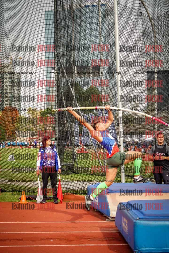 Fotos del salto con garrocha de varones
