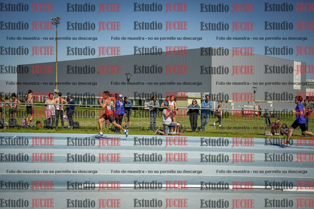 Fotos de los 800 m llanos de varones