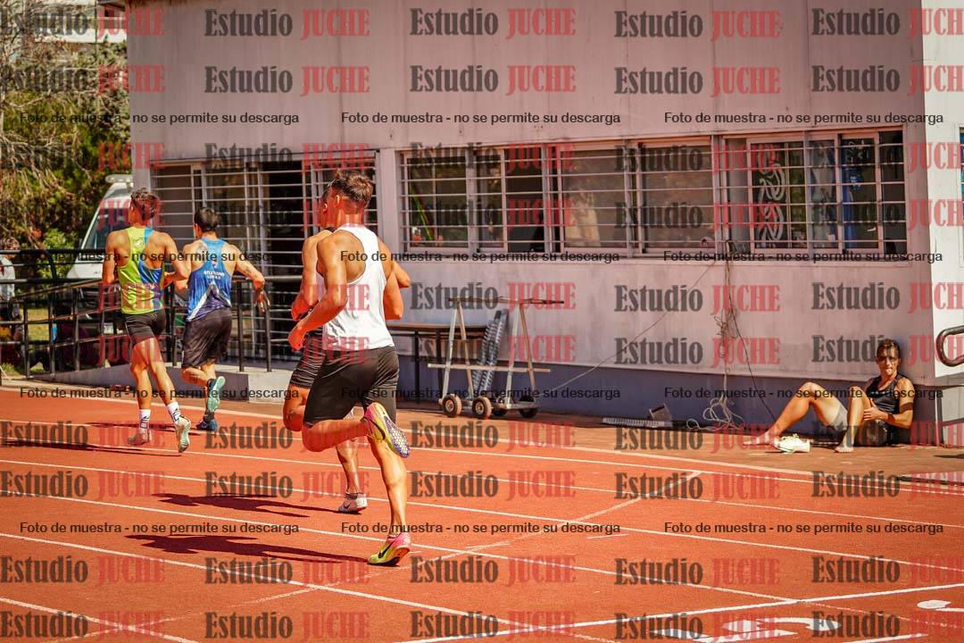Fotos de los 400 m llanos de varones