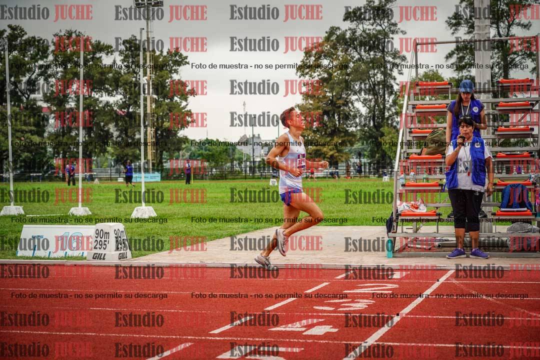 Fotos de los 800 m llanos de varones