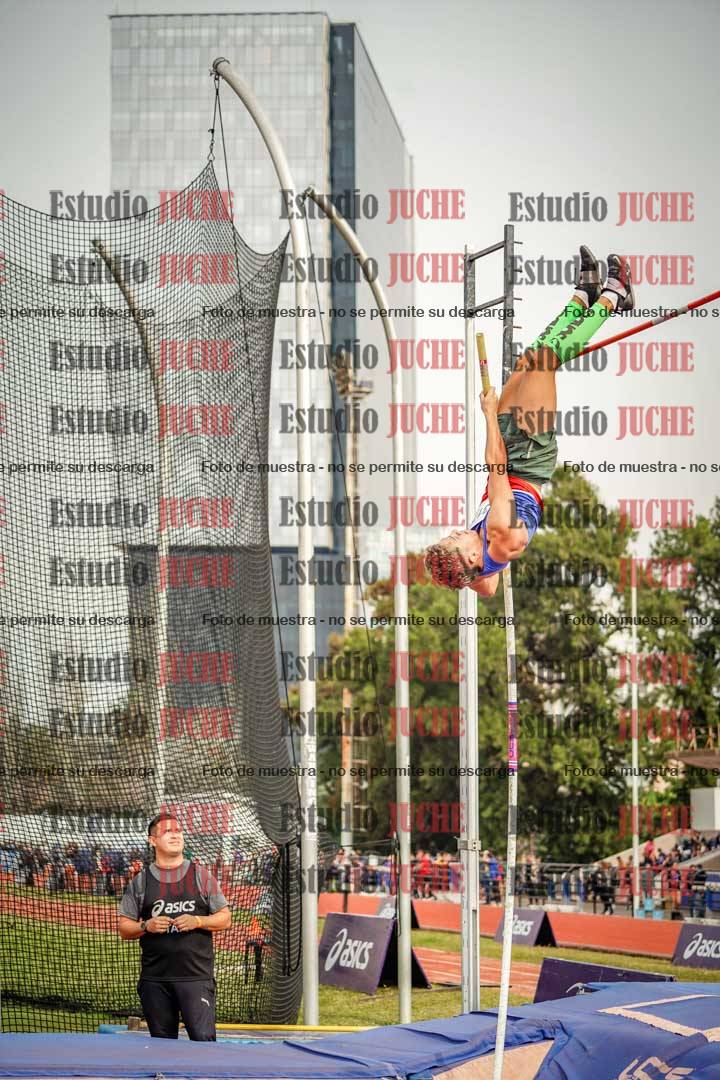 Fotos del salto con garrocha de varones