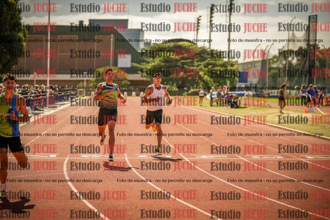 Fotos de los 400 m llanos de varones