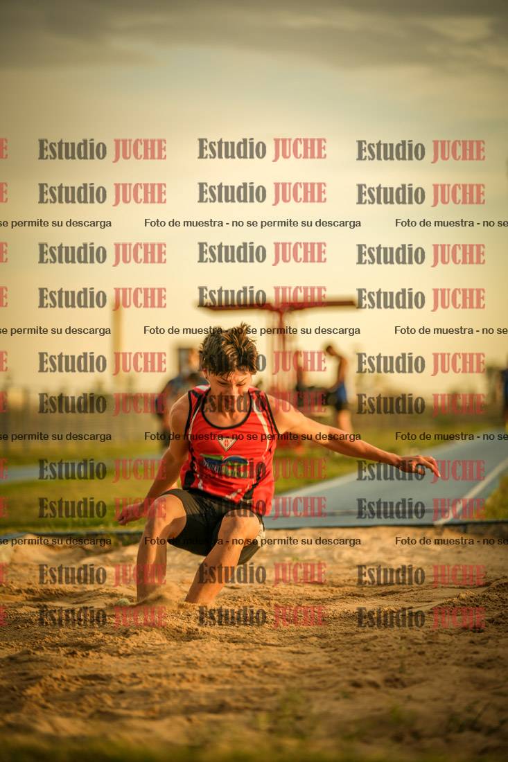 Fotos del salto en largo de varones