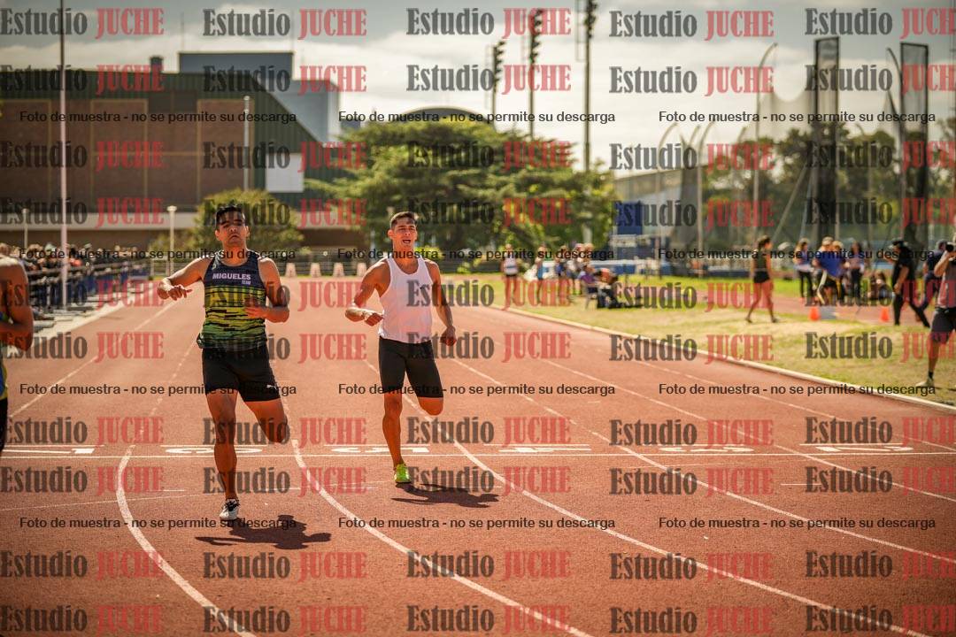 Fotos de los 400 m llanos de varones