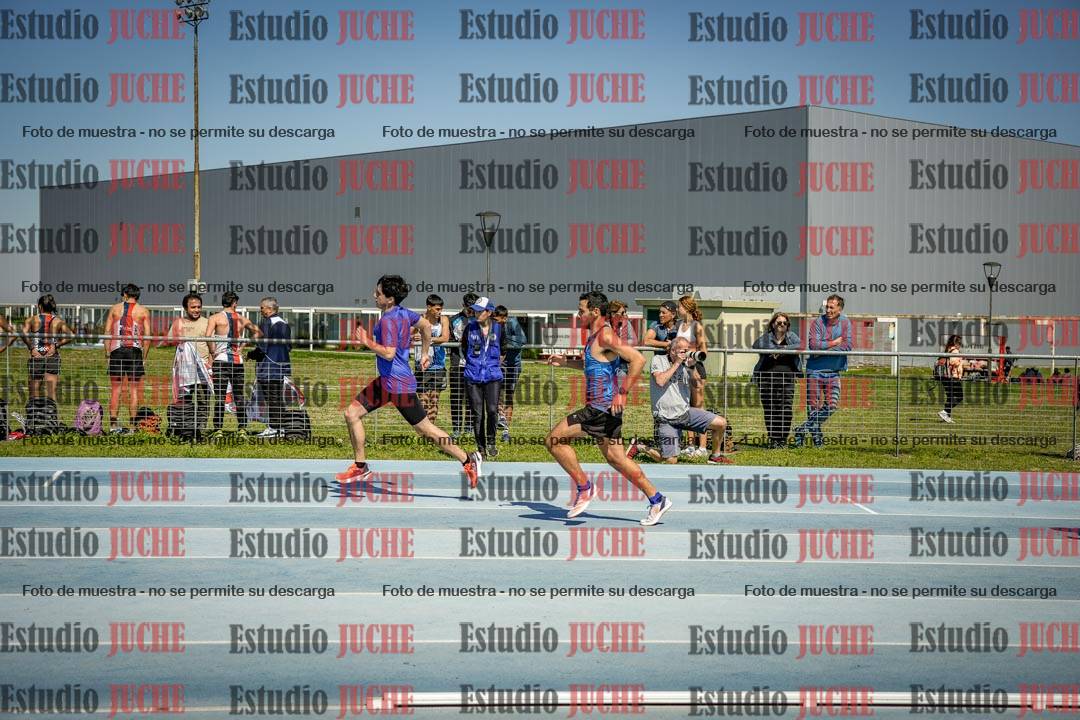 Fotos de los 800 m llanos de varones