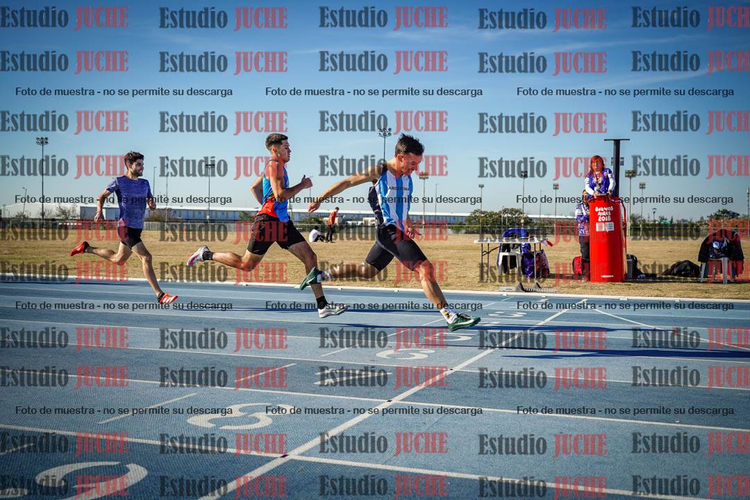 Fotos de los 400 m llanos de varones