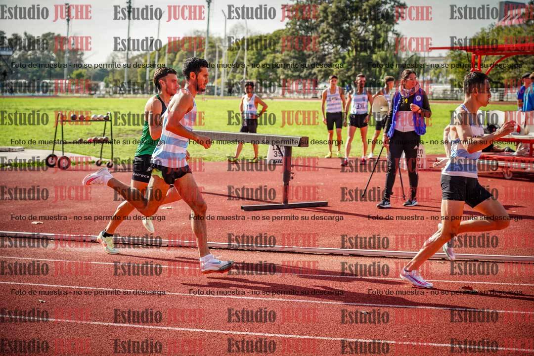 Fotos de los 800 m llanos de varones
