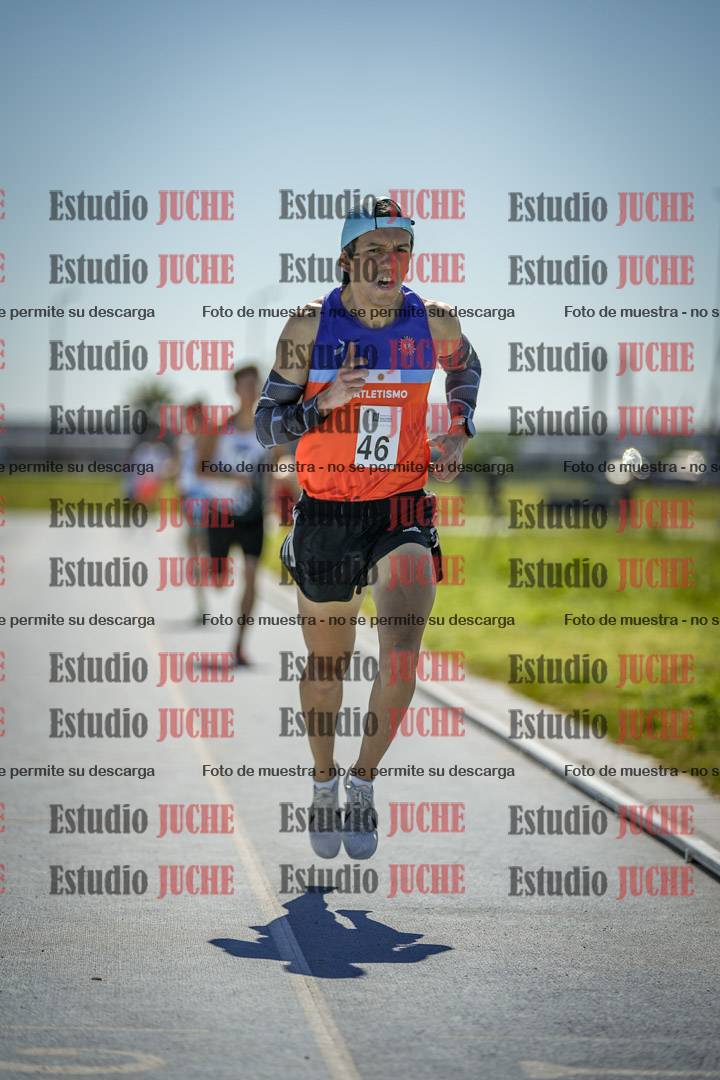 Fotos de los 800 m llanos de varones