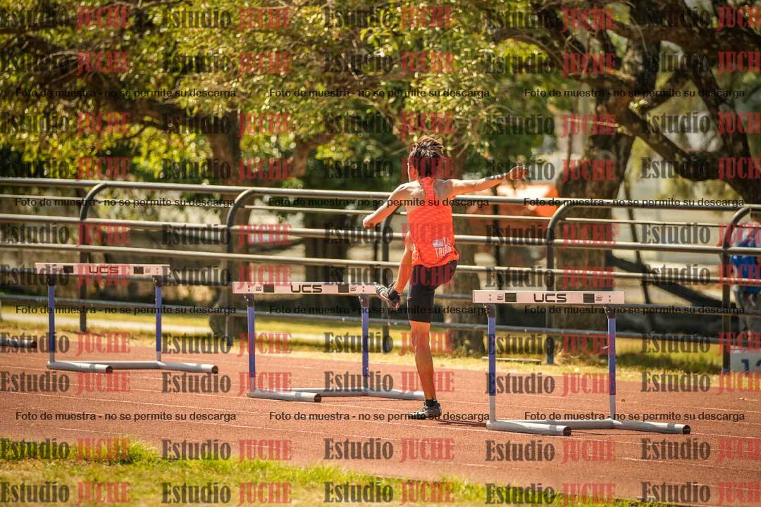 Fotos de los 295 m con vallas de varones