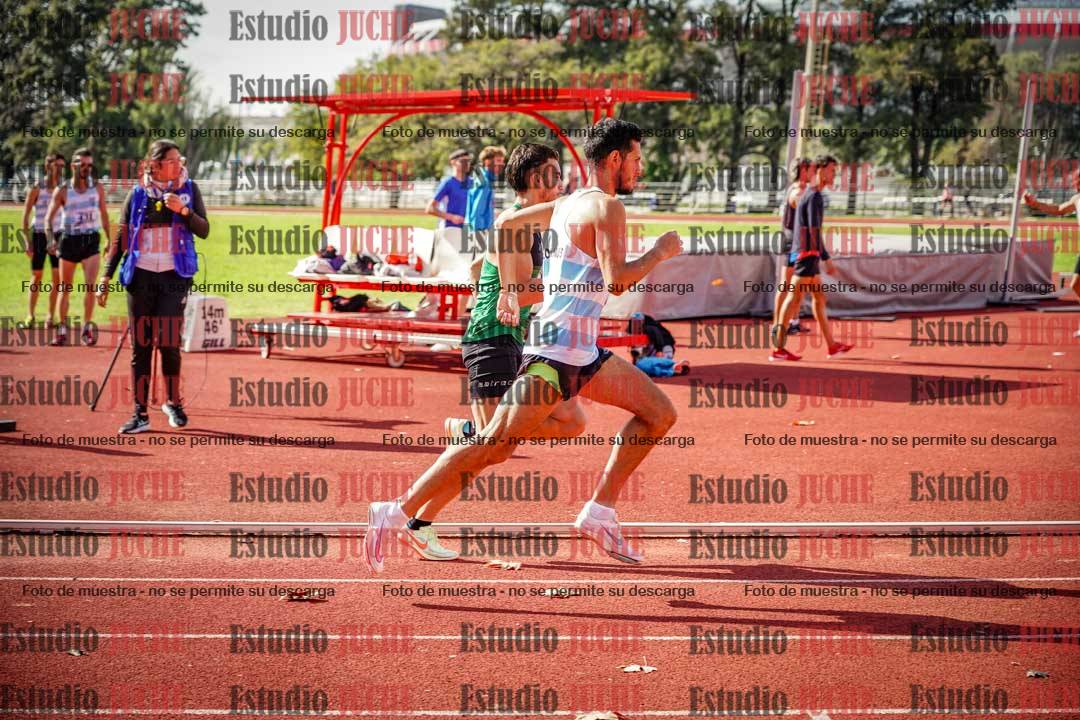 Fotos de los 800 m llanos de varones