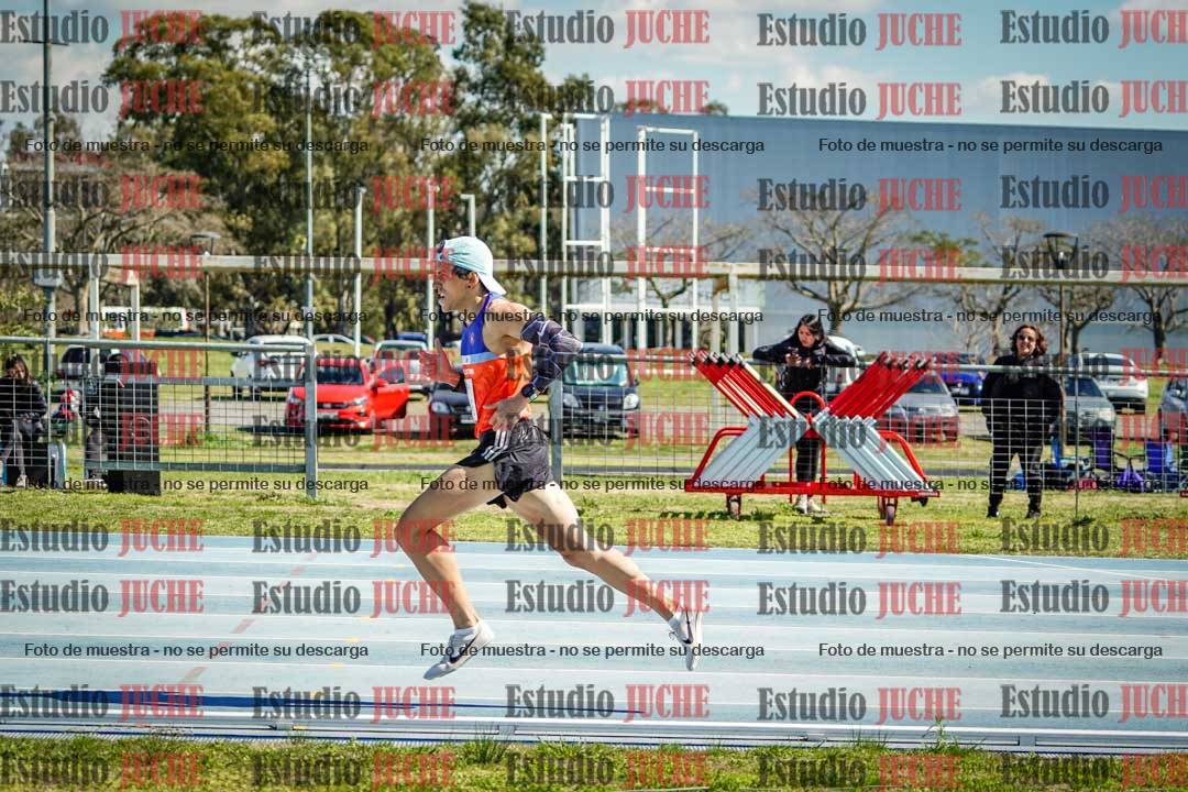 Fotos de los 800 m llanos de varones