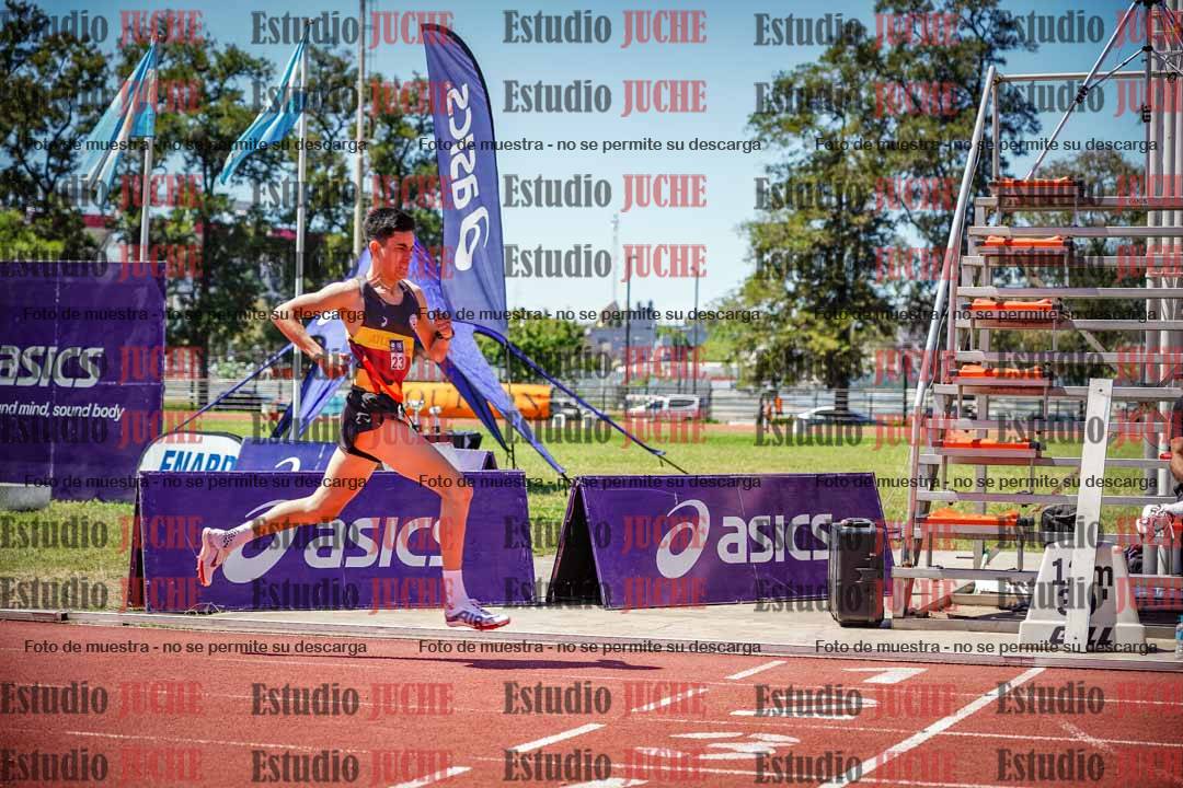 Fotos de los 800 m llanos de varones