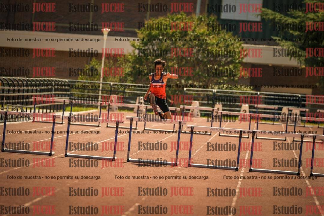 Fotos de los 295 m con vallas de varones