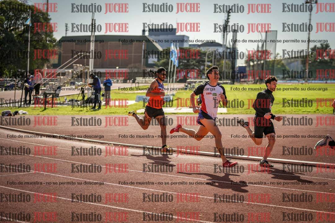Fotos de los 800 m llanos de varones