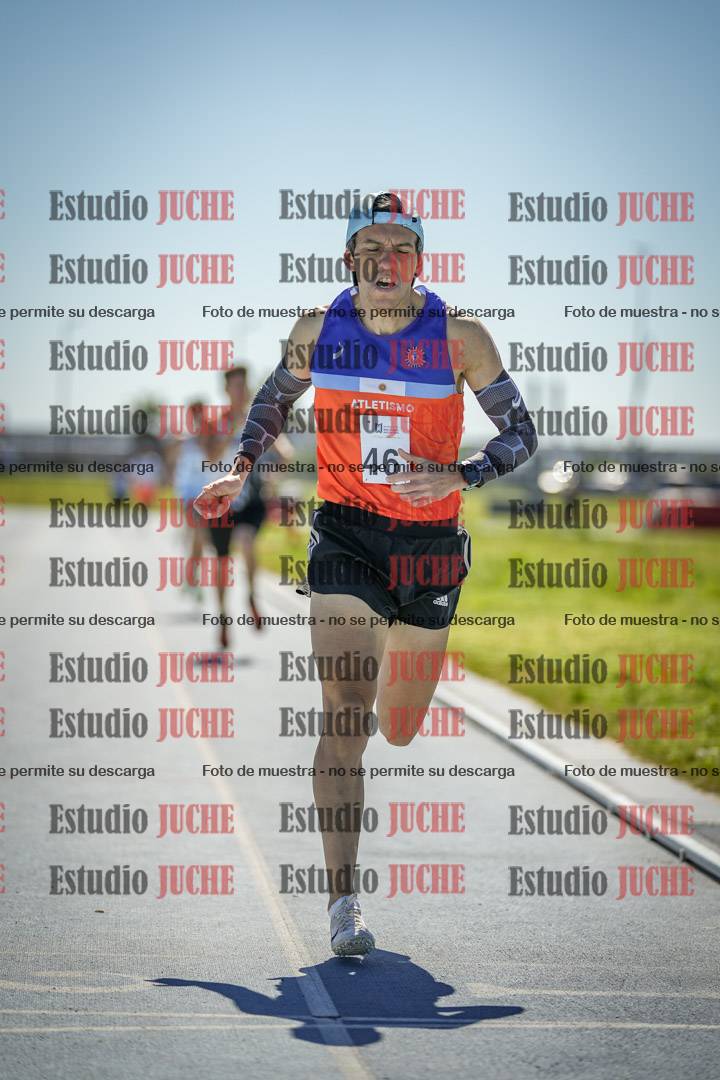 Fotos de los 800 m llanos de varones
