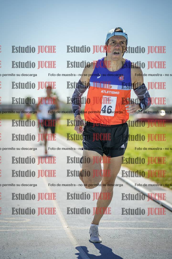 Fotos de los 800 m llanos de varones