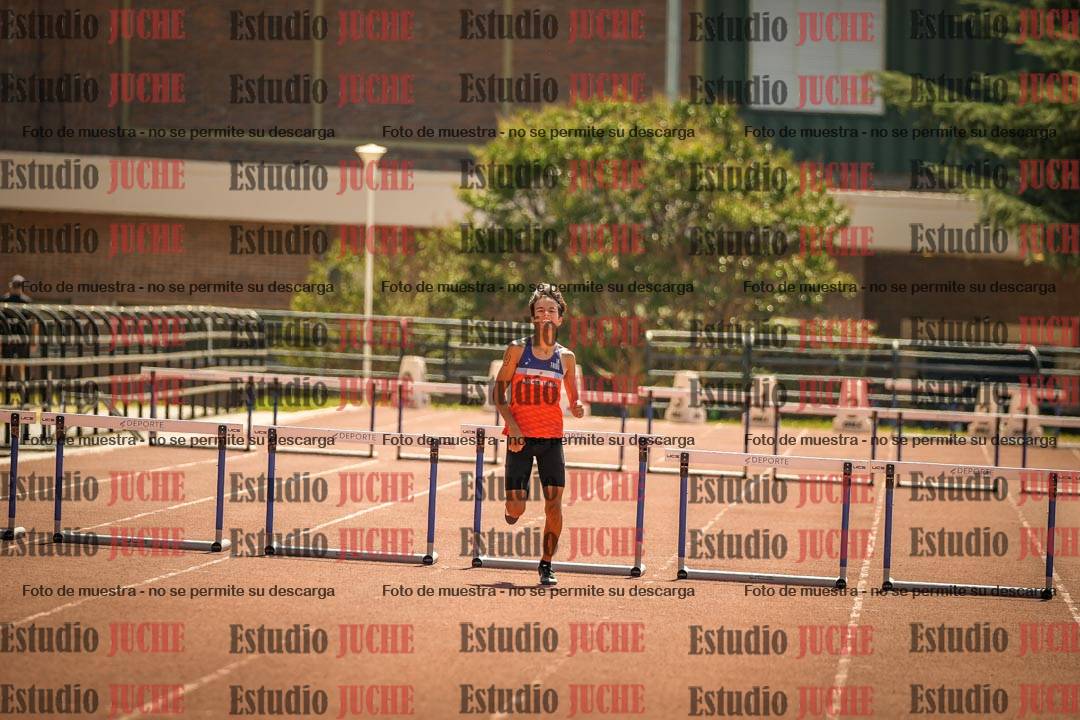 Fotos de los 295 m con vallas de varones