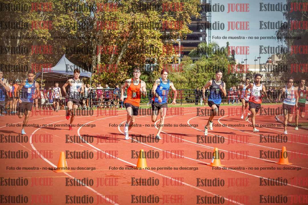 Fotos de los 800 m llanos de varones
