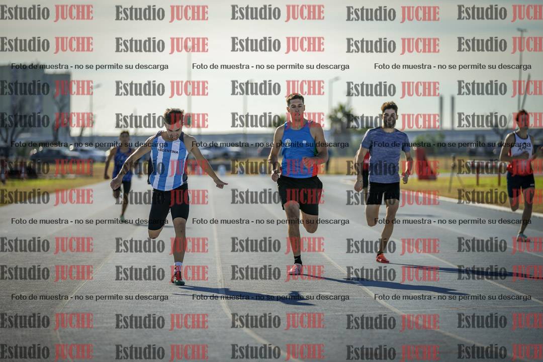 Fotos de los 400 m llanos de varones