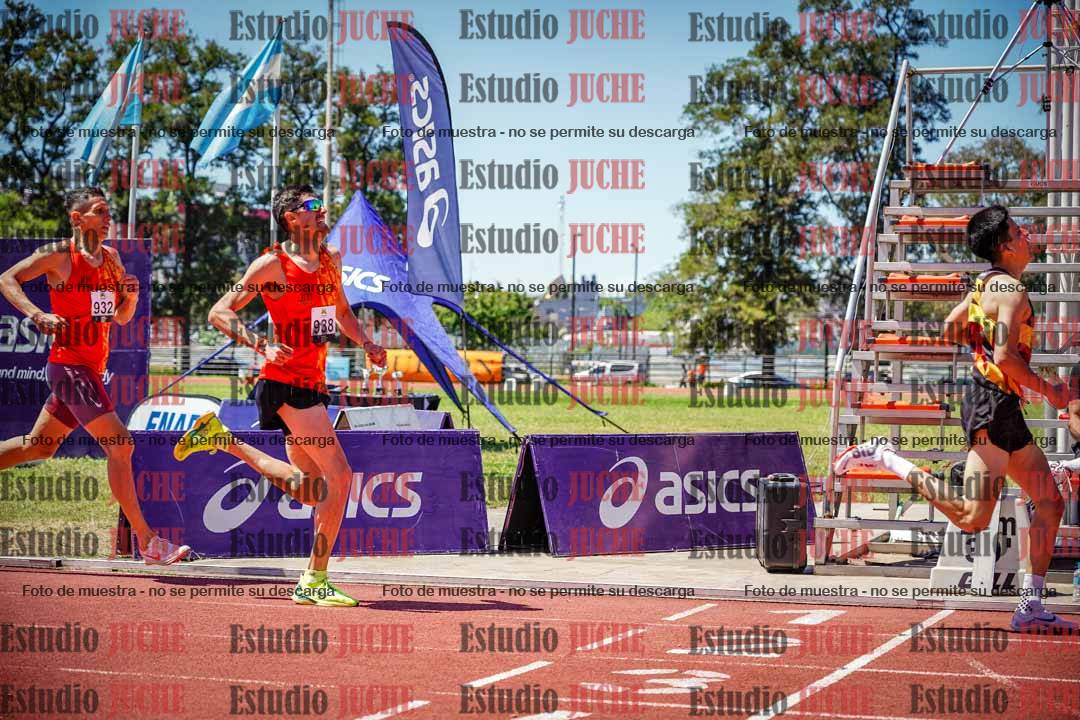 Fotos de los 800 m llanos de varones