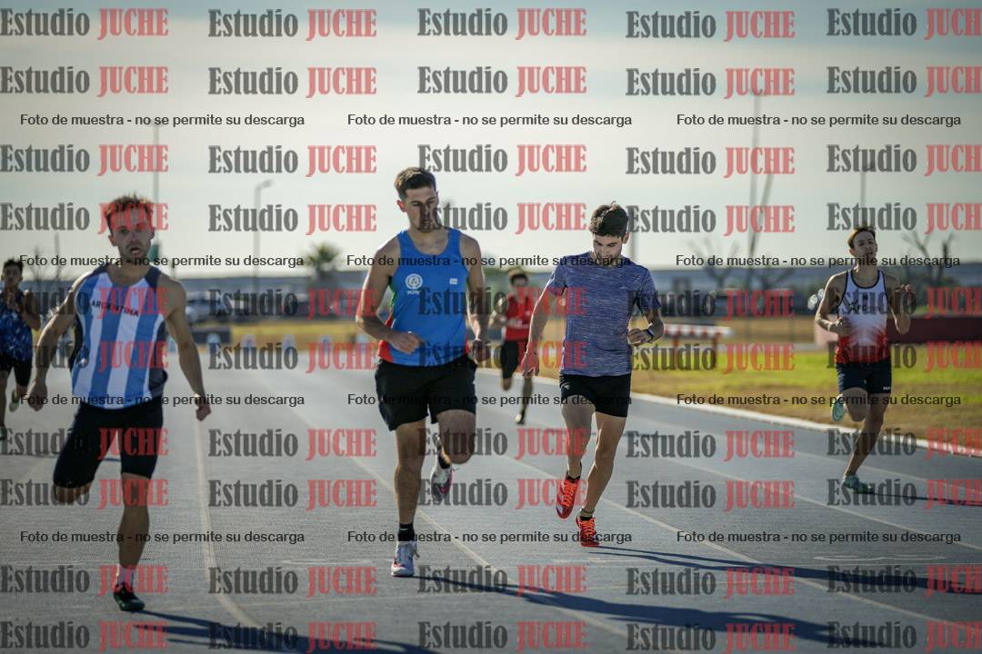 Fotos de los 400 m llanos de varones