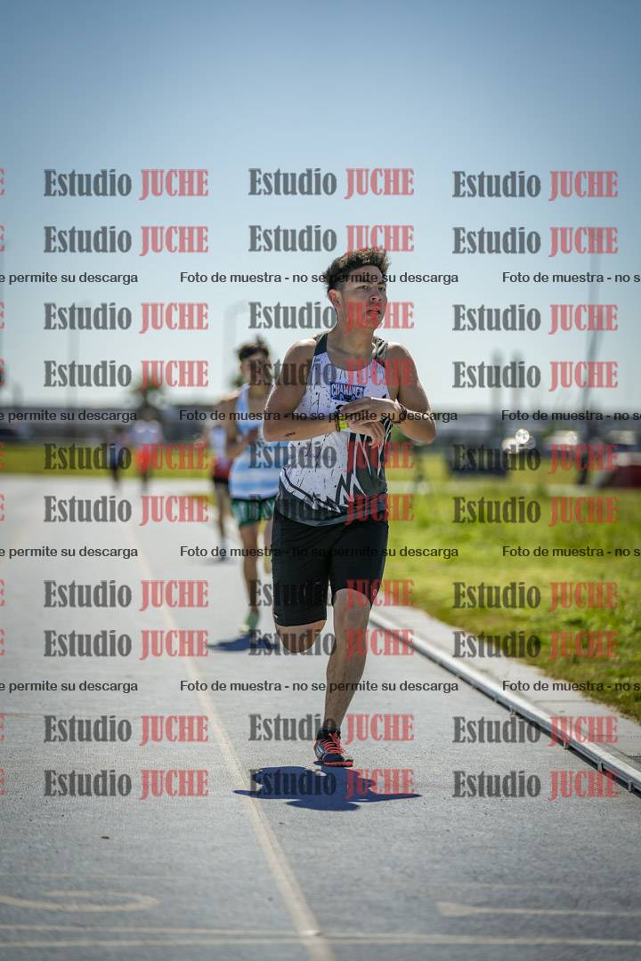 Fotos de los 800 m llanos de varones