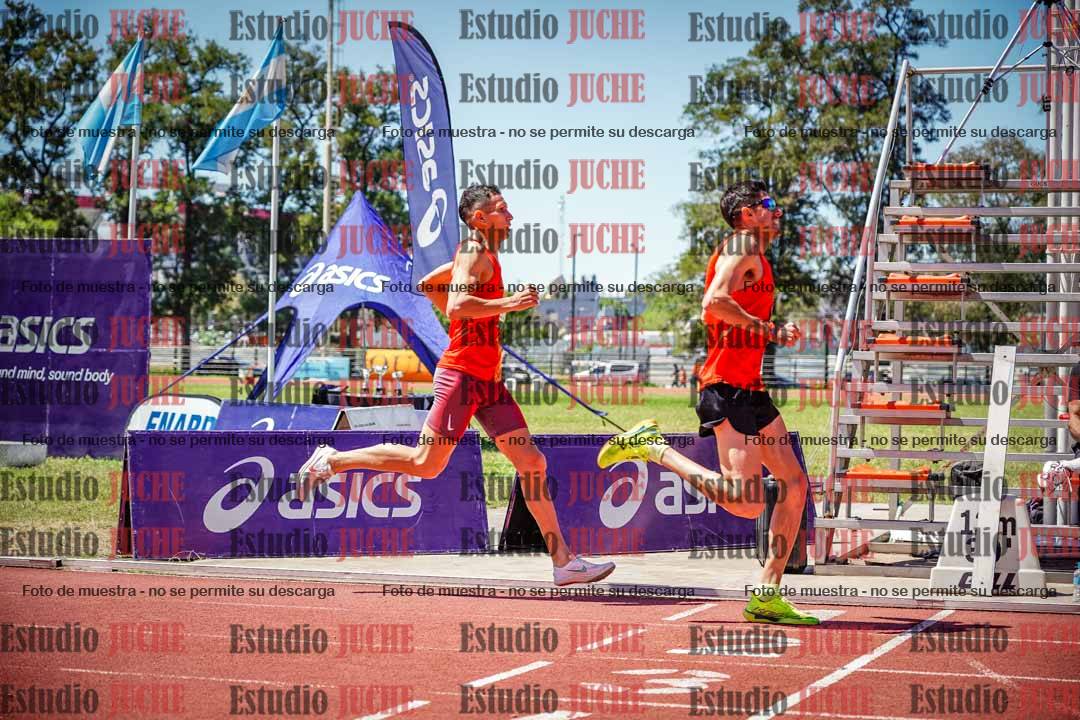 Fotos de los 800 m llanos de varones