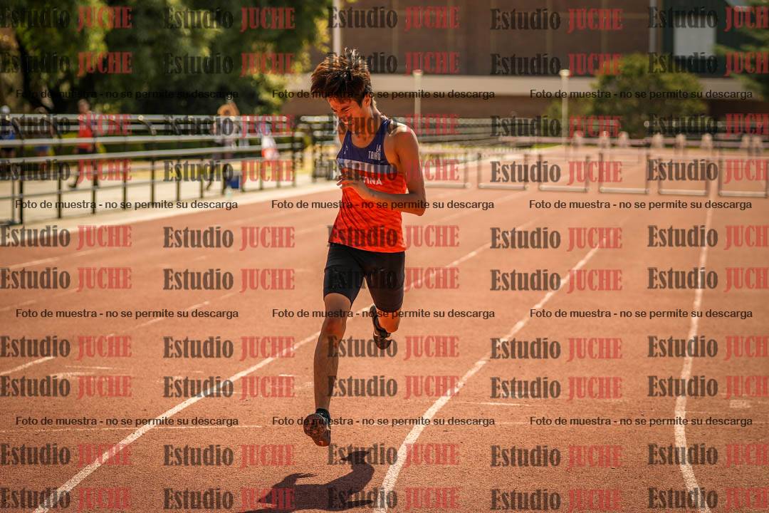 Fotos de los 295 m con vallas de varones