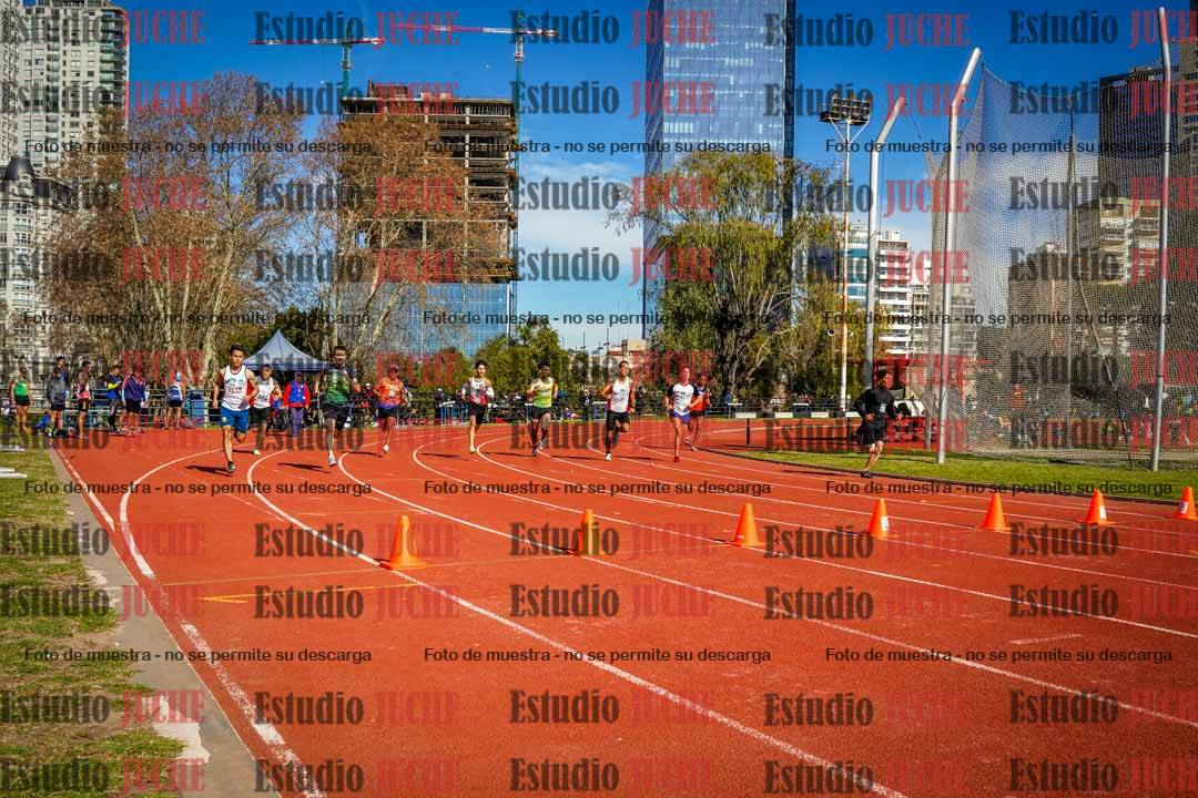 Fotos de los 800 m llanos de varones