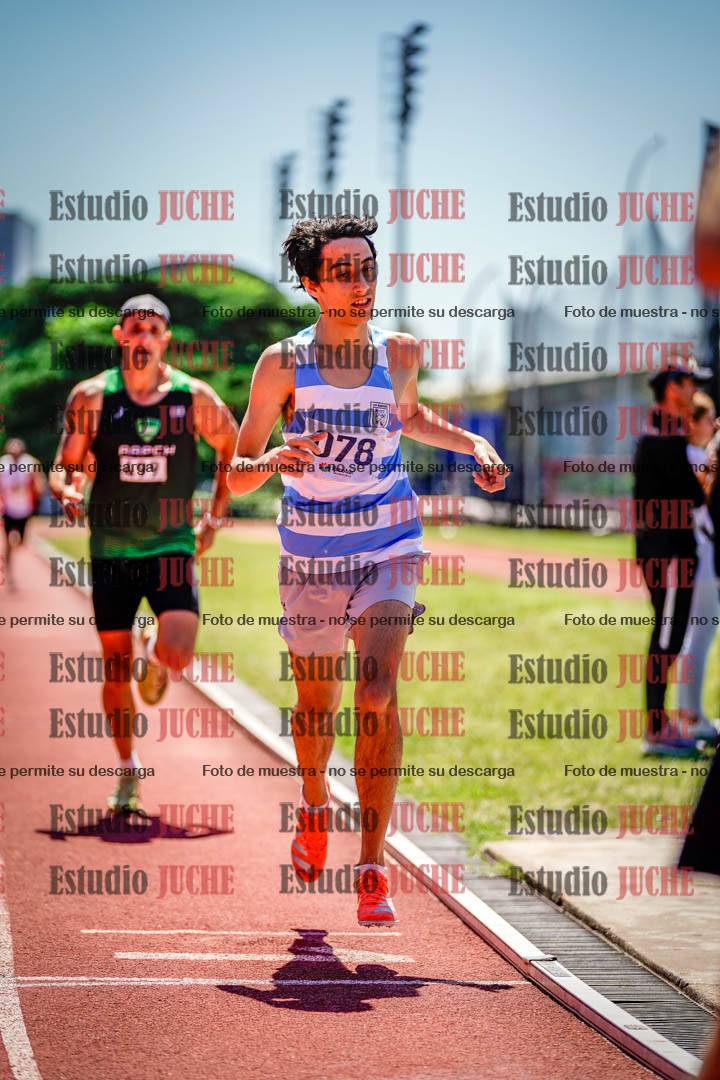 Fotos de los 800 m llanos de varones
