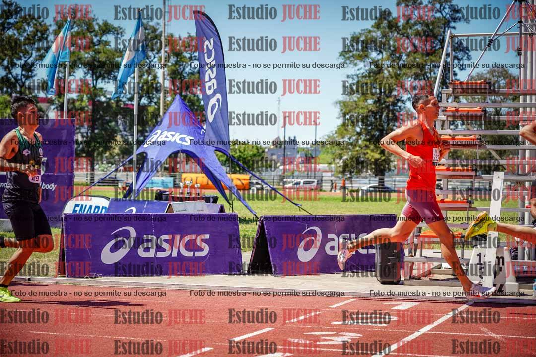Fotos de los 800 m llanos de varones