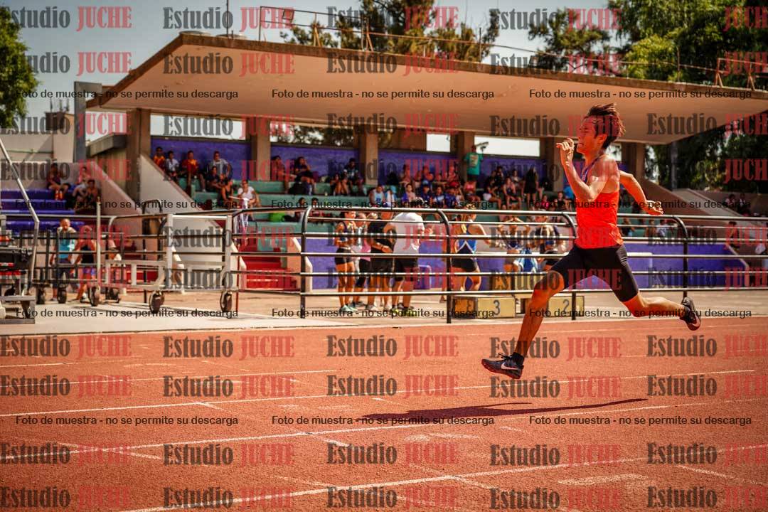 Fotos de los 295 m con vallas de varones