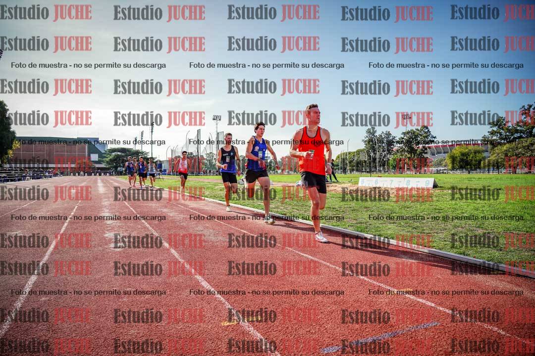 Fotos de los 800 m llanos de varones